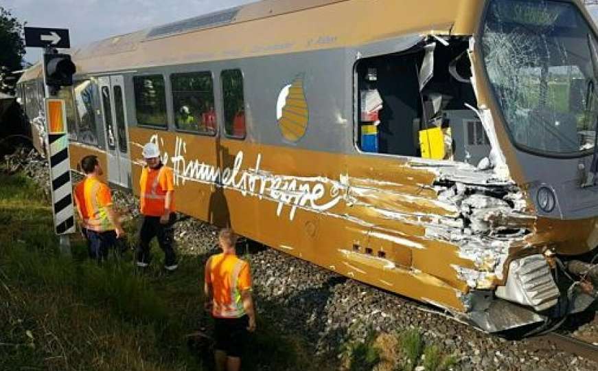 Voz kod Beča izletio sa šina, povrijeđeno 28 putnika, među njima ima djece