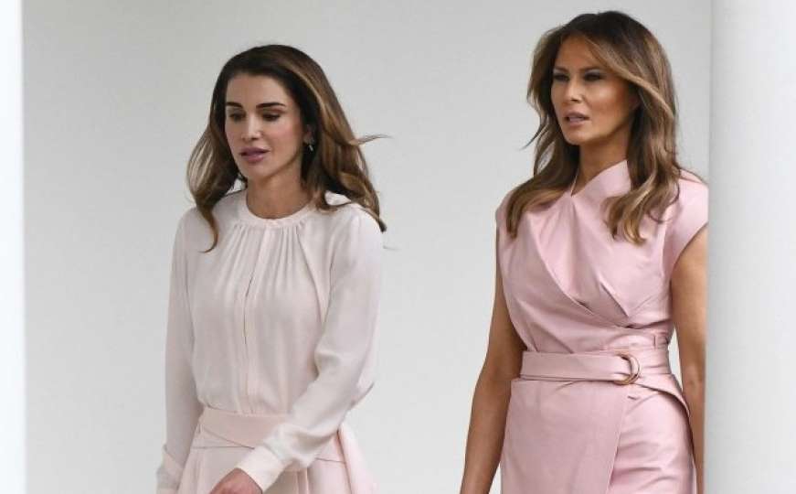 Modni dvoboj: Melania Trump i kraljica Rania sličnog stajlinga