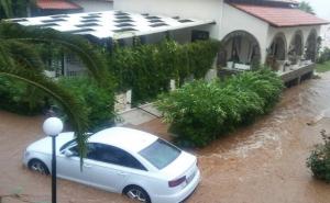 Evakuirani turisti: Poplave izazvale haos u Grčkoj