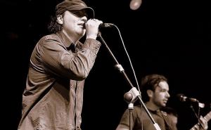 Emir Bukovica odmrznuo Kamile za svirku u petak