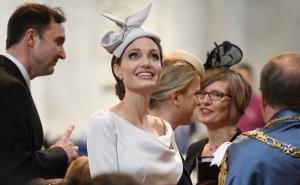 Angelina Jolie zablistala u outfitu na kojem bi joj pozavidjele i Meghan i Kate