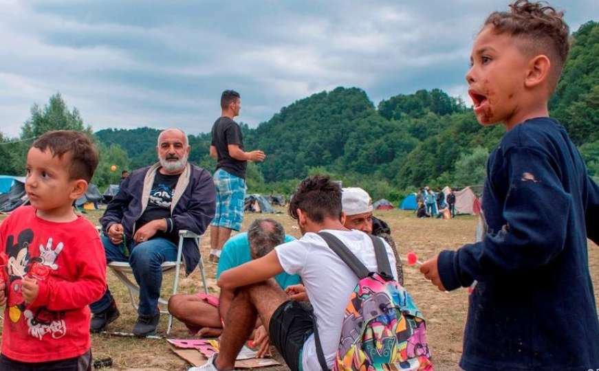 DW s migrantima u V. Kladuši: "U Srbiji je bilo dobro, ovdje nemamo ništa"