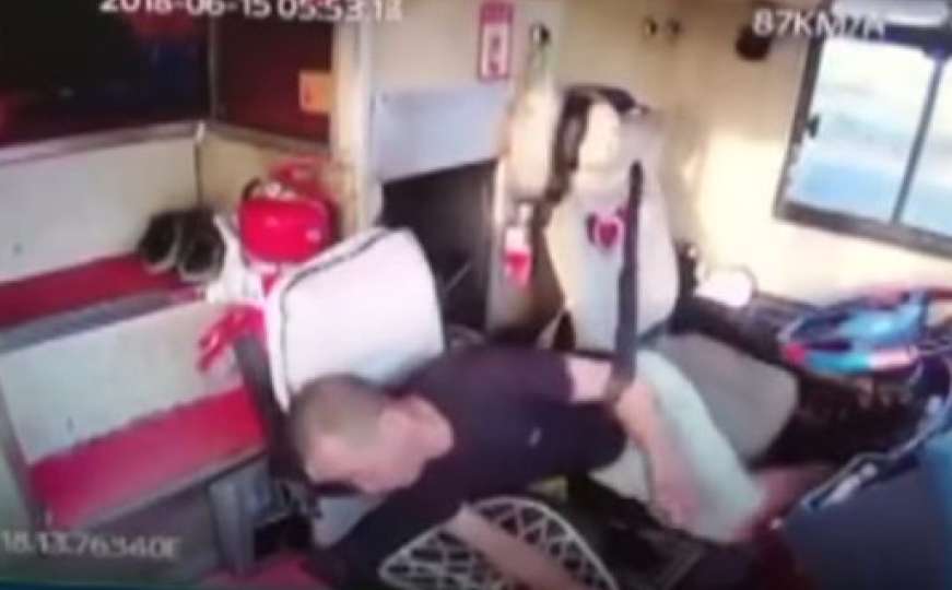 Vozač autobusa imao moždani udar, dva heroja spasili živote putnika