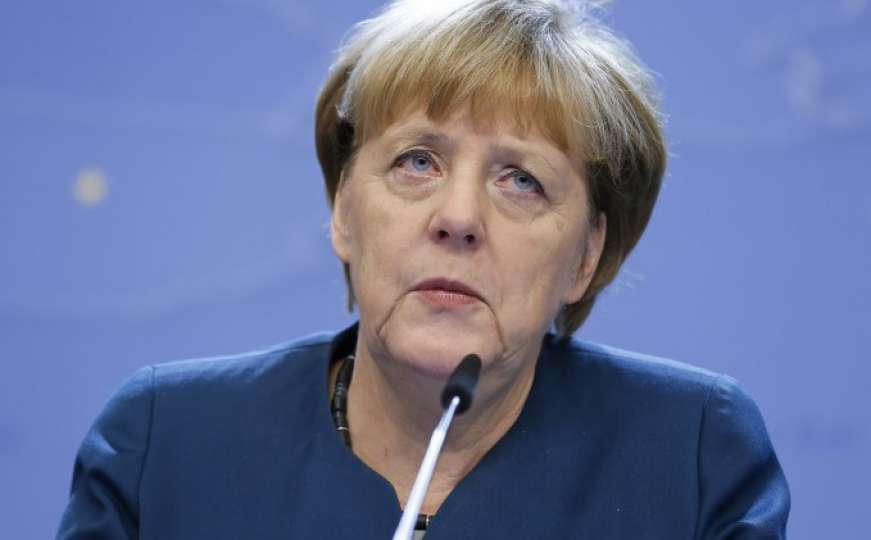 Njemačka vlada pred raspadom, glavni partner Angele Merkel dao ostavku