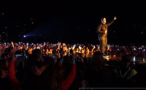 Uprkos lošem vremenu: Najvjerniji fanovi uživali u koncertu Marije Šerifović 