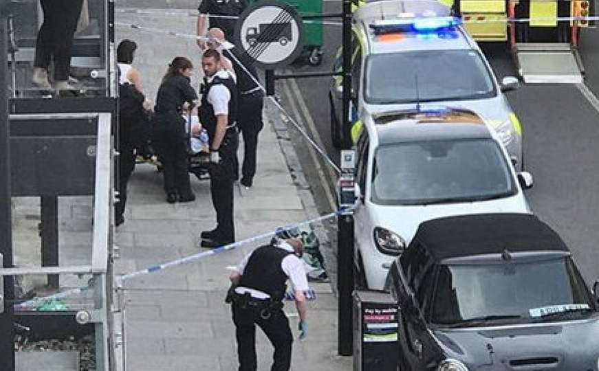 London: Tinejdžer izboden na ulici više puta, uhapšena dvojica dječaka