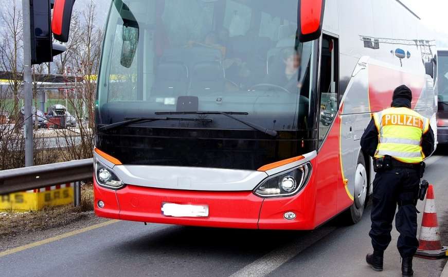 Policija bez milosti: Kažnjeni vozači autobusa iz BiH, putnici upućeni na voz