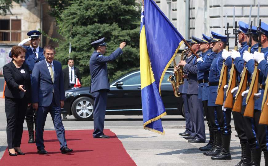 Turski ministar odbrane u Sarajevu dočekan uz najviše vojne počasti