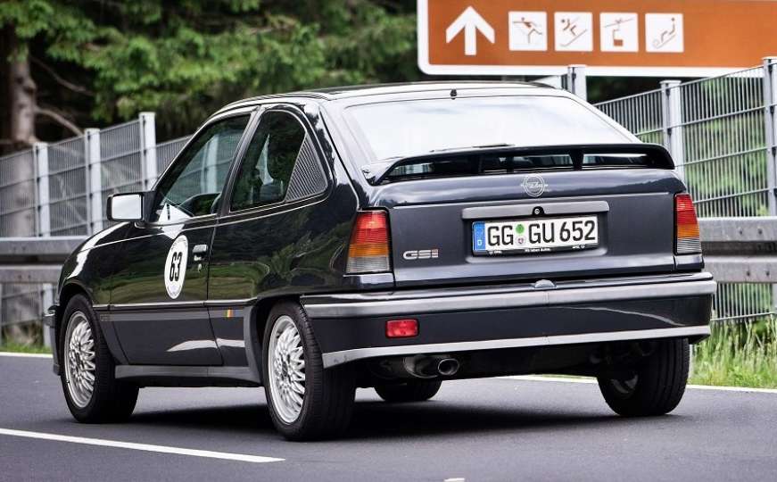 Opel Kadett E GSi: Sportska "suza", automobil bivšeg njemačkog kancelara