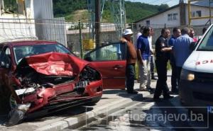 Naselje Vlakovo kod Sarajeva: Četiri osobe povrijeđene u sudaru dva vozila