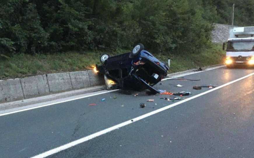 Saobraćajna nesreća na putu Sarajevo-Foča: Automobilom udario u zid tunela