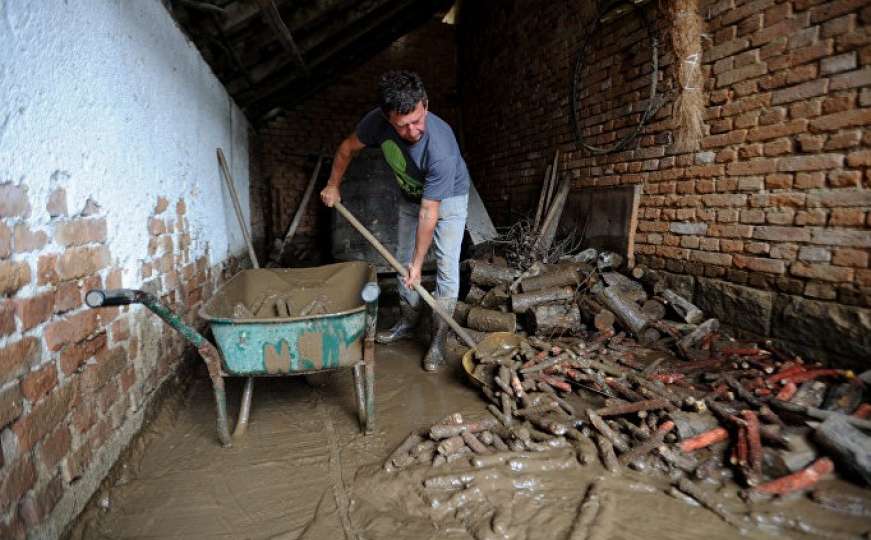 Potresne slike iz Srbije: Vanredno stanje u 10 općina