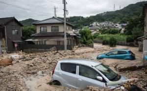 Jake kiše u Japanu odnijele 100 života