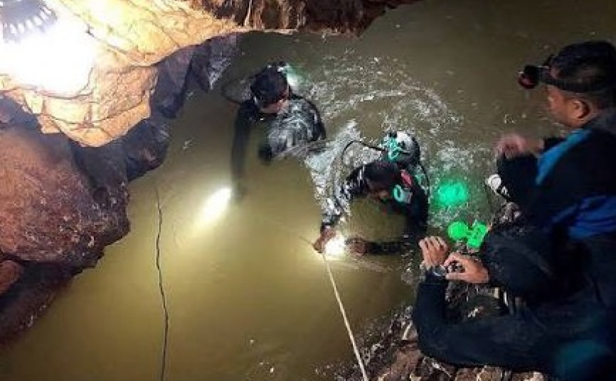 Spasioci nastavljaju akciju: Iz pećine izvučen još jedan dječak