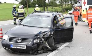 Teško povrijeđen Bosanac u Passatu: Previdio zaustavljenu kolonu na autoputu