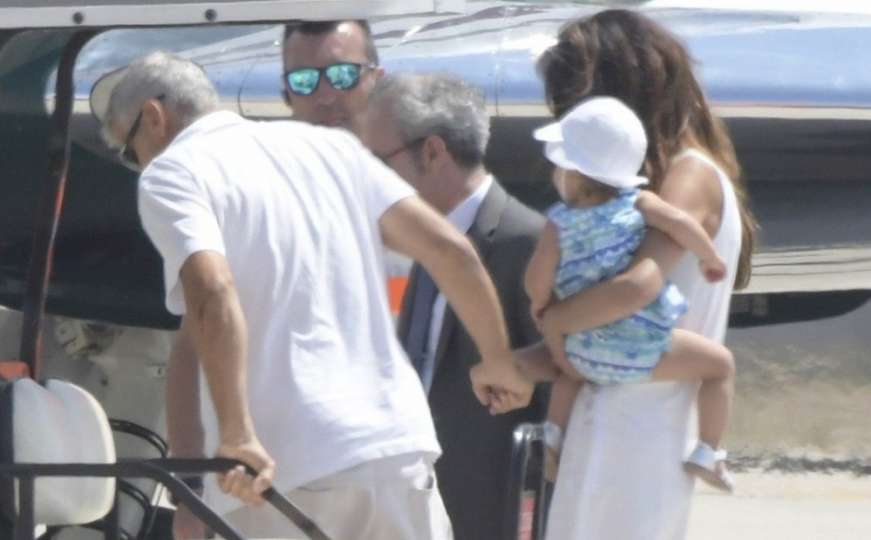 Nakon nesreće na skuteru, George Clooney šepajući napustio Sardiniju
