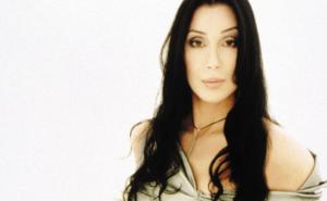 Cherilyn Sarkisian ili jednostavno Cher na 90,2