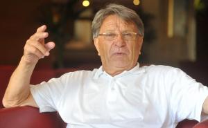 Ćiro opsovao HNS i poručio: Ne idem u Moskvu