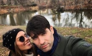 Hrvatski nogometaš Ćorluka i pjevačica Batelić staju na ludi kamen