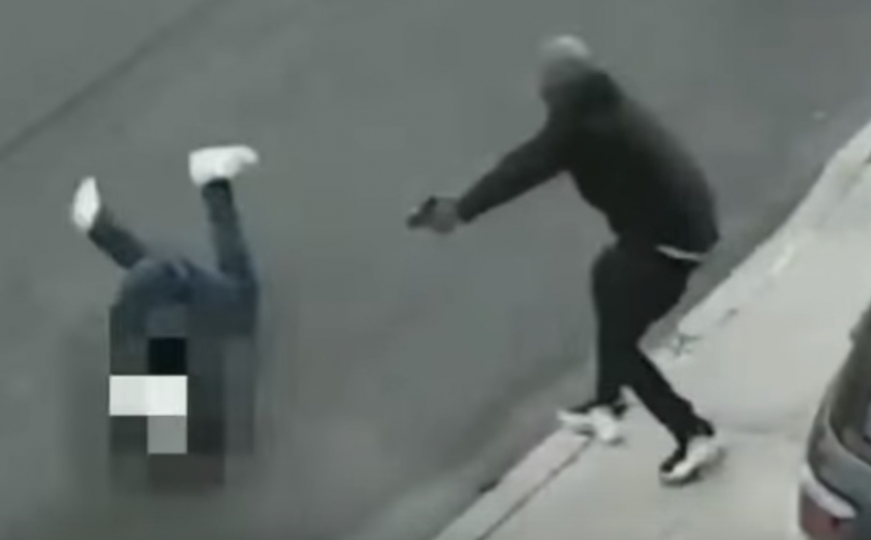 Dramatičan video: Mafijašu pucao u glavu usred bijela dana