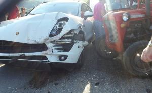 U sudaru Porschea i traktora u Kiseljaku jedno lice teže povrijeđeno