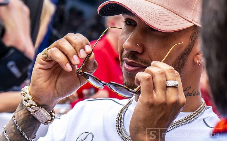 Lewis Hamilton u Mercedesu još dvije sezone