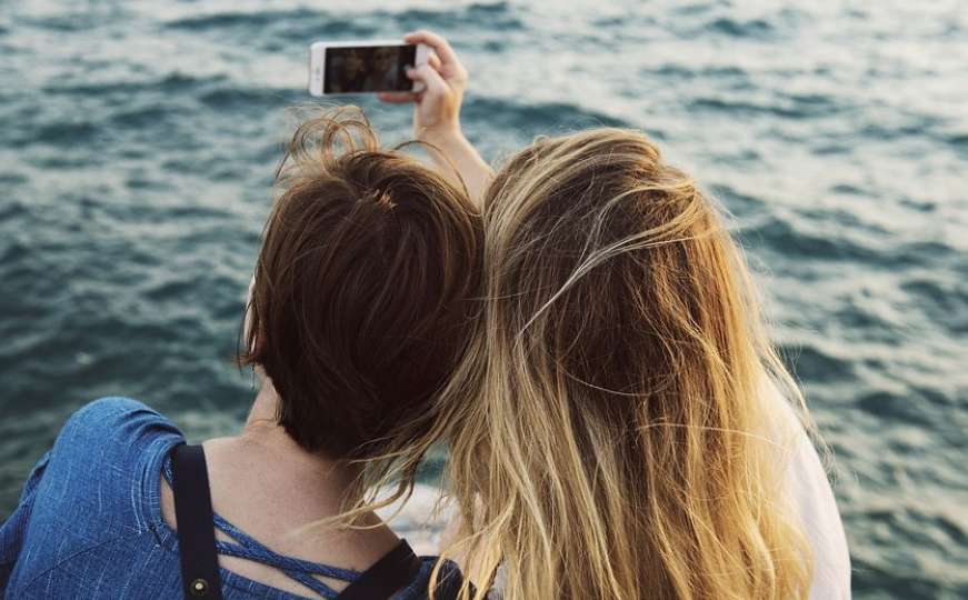 Previše selfieja loše je za zdravlje tinejdžera