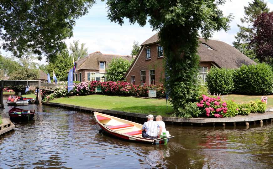 Holandska Venecija: Bajkovito selo pristupačno samo čamcima