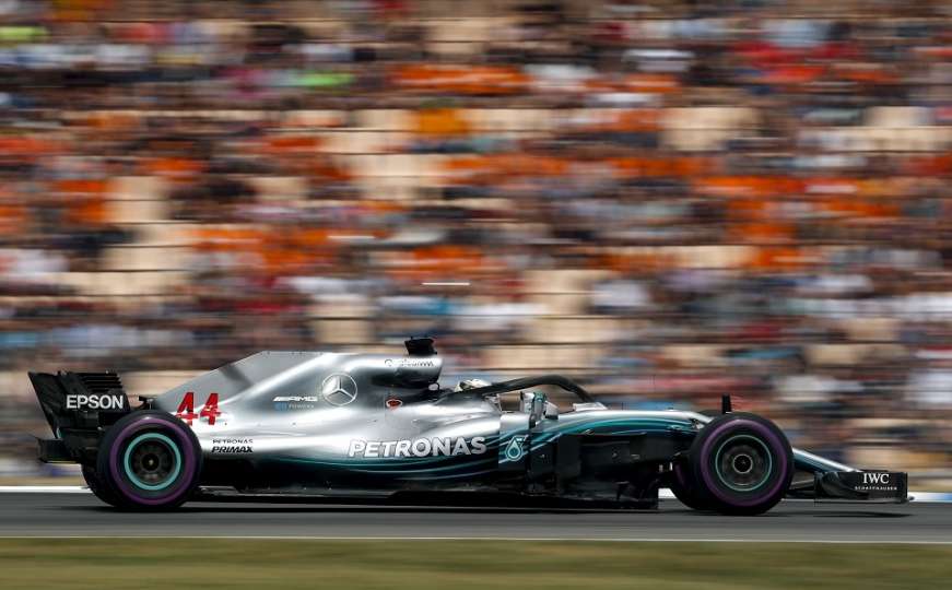 Kišni haos u finišu trke na Hockenheimu: Hamilton pobijedio, Vettel izletio