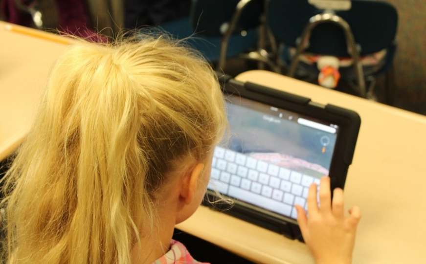 Pitali smo: Kako zaštititi djecu od pedofila na internetu