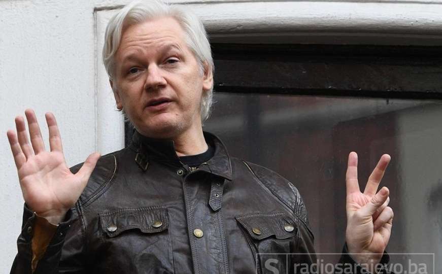 Ekvador se navodno sprema da izruči Juliana Assangea