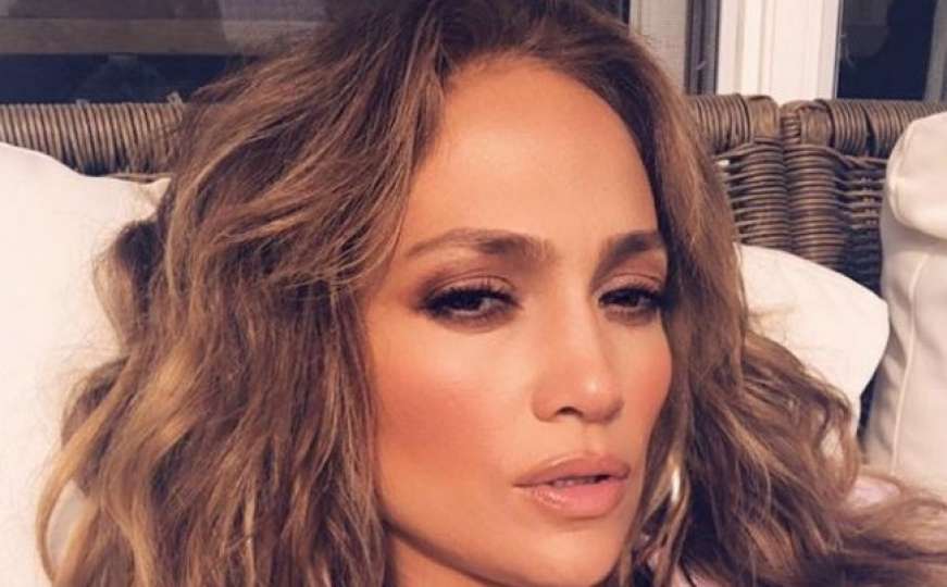 Jennifer Lopez objavila seksi selfie i zapalila društvene mreže
