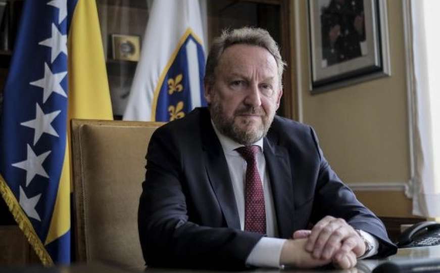 Izetbegović: Negacija genocida prešla je fazu njegove glorifikacije