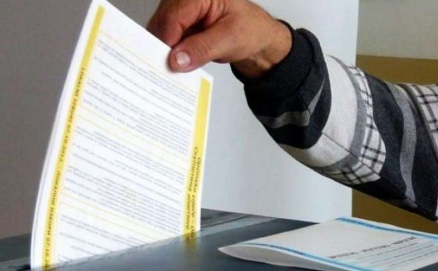 Preliminarni podaci: Stiglo oko 88.000 prijava za glasanje izvan BiH