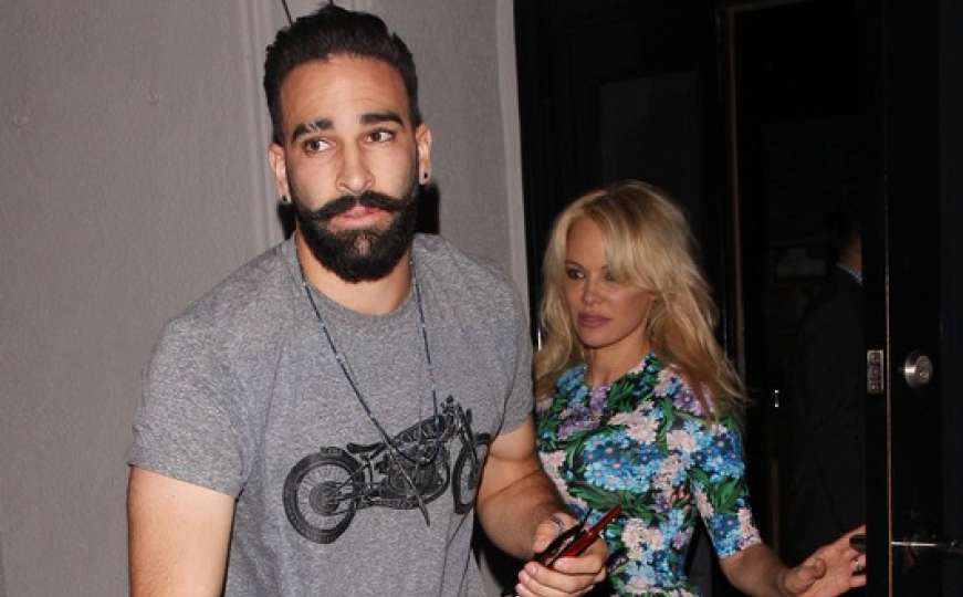 Adil Rami i Pamela Anderson uhvaćeni u intimnim trenucima