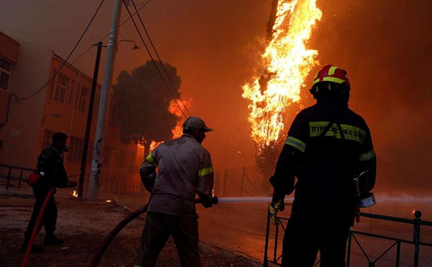 Uhapšene četiri osobe zbog podmetanja požara u Grčkoj 