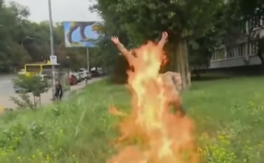 Vojnik se zapalio ispred Ministarstva odbrane Ukrajine