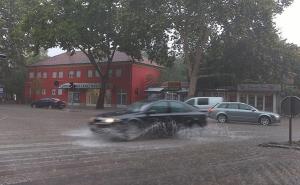 Mostar poplavljen: Olujno nevrijeme ulice učinilo neprohodnim