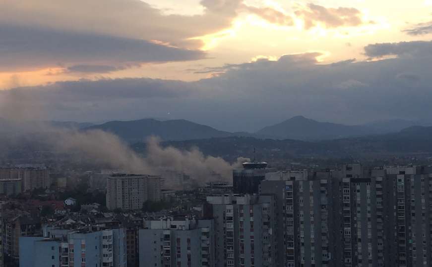 Sarajevo: Gori krov nekadašnje firme Standard 