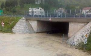 Olujno nevrijeme u Kaknju, Zenici i Tuzli uzrokovalo poplave i klizišta