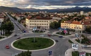 Nikšić: Doktorica svojoj sugrađanki poklonila kuću 