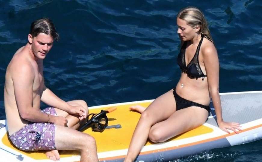 Zvijezda filma "Mamma Mia 2" uživa sa svojom predivnom djevojkom