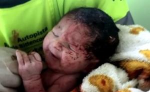 Trudnica poginula, beba ispala iz njene utrobe i preživjela