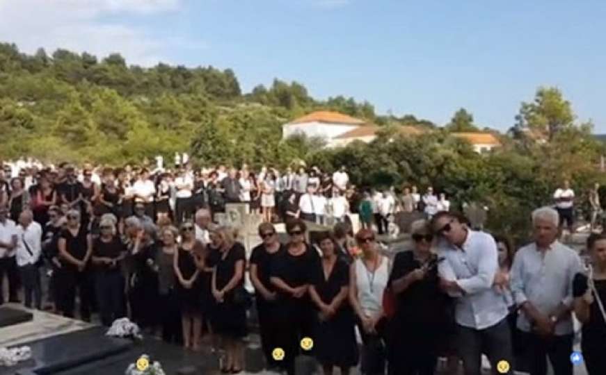 Posljednji pozdrav, meštre: U toku sahrana Olivera Dragojevića na Korčuli