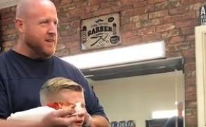 Neslana šala: Frizer uvjerio dječaka da mu je odrezao uho