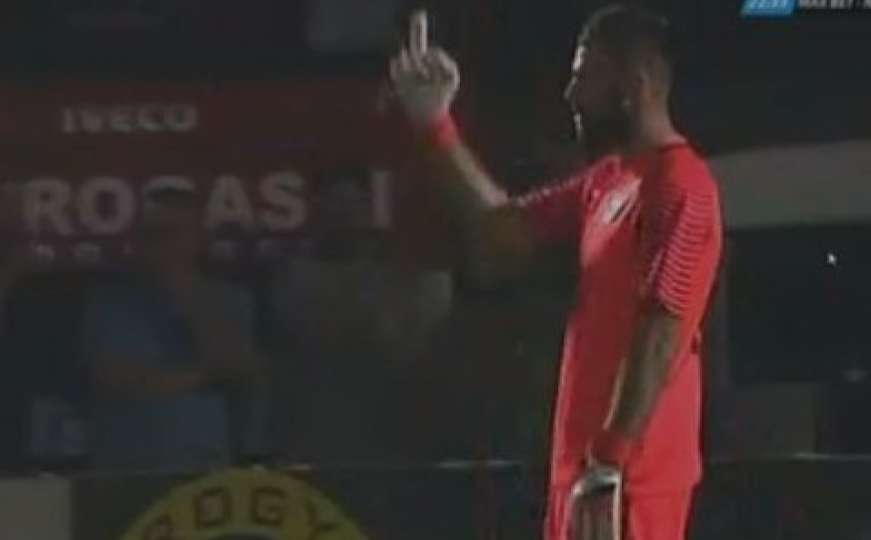 Golman Sarajeva pokazao srednji prst navijačima koji su mu zviždali