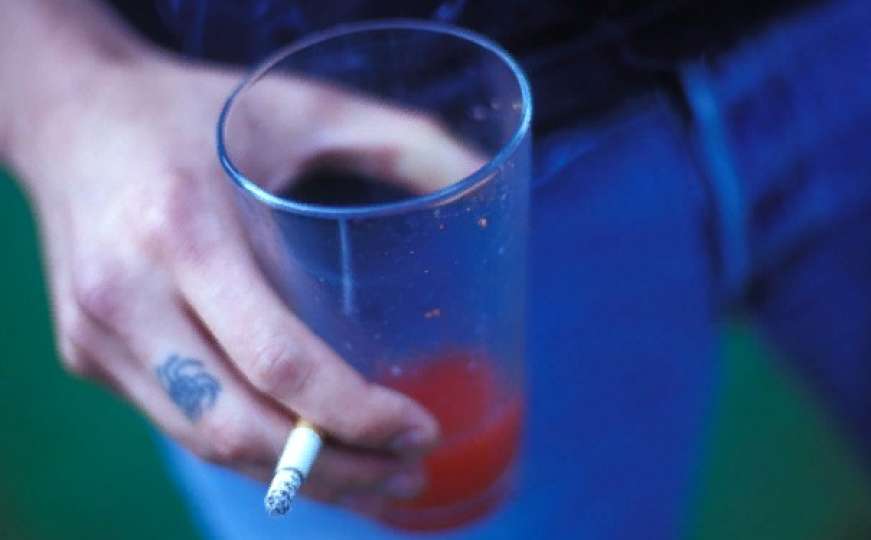 Zakonom dozvoljeno (samo)ubijanje: Alkohol i duhan štetniji od ilegalnih droga