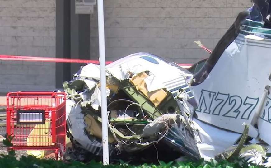 Kalifornija: Avion se srušio na parking, pet poginulih