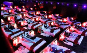 Potpuni užitak: Kino s udobnim krevetima umjesto sjedišta