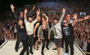 Dino Merlin sinoć ispod Starog mosta poslao poruku cijelom regionu